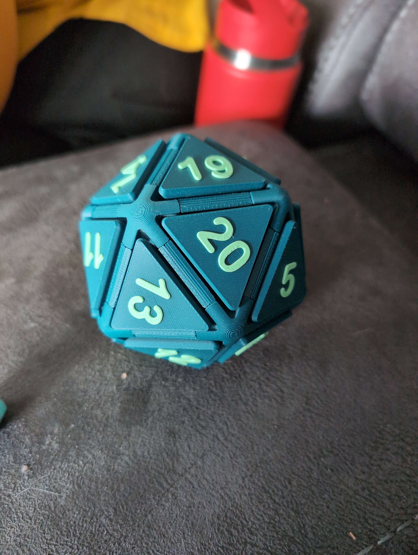 Clicky Twenty – Fidget d20