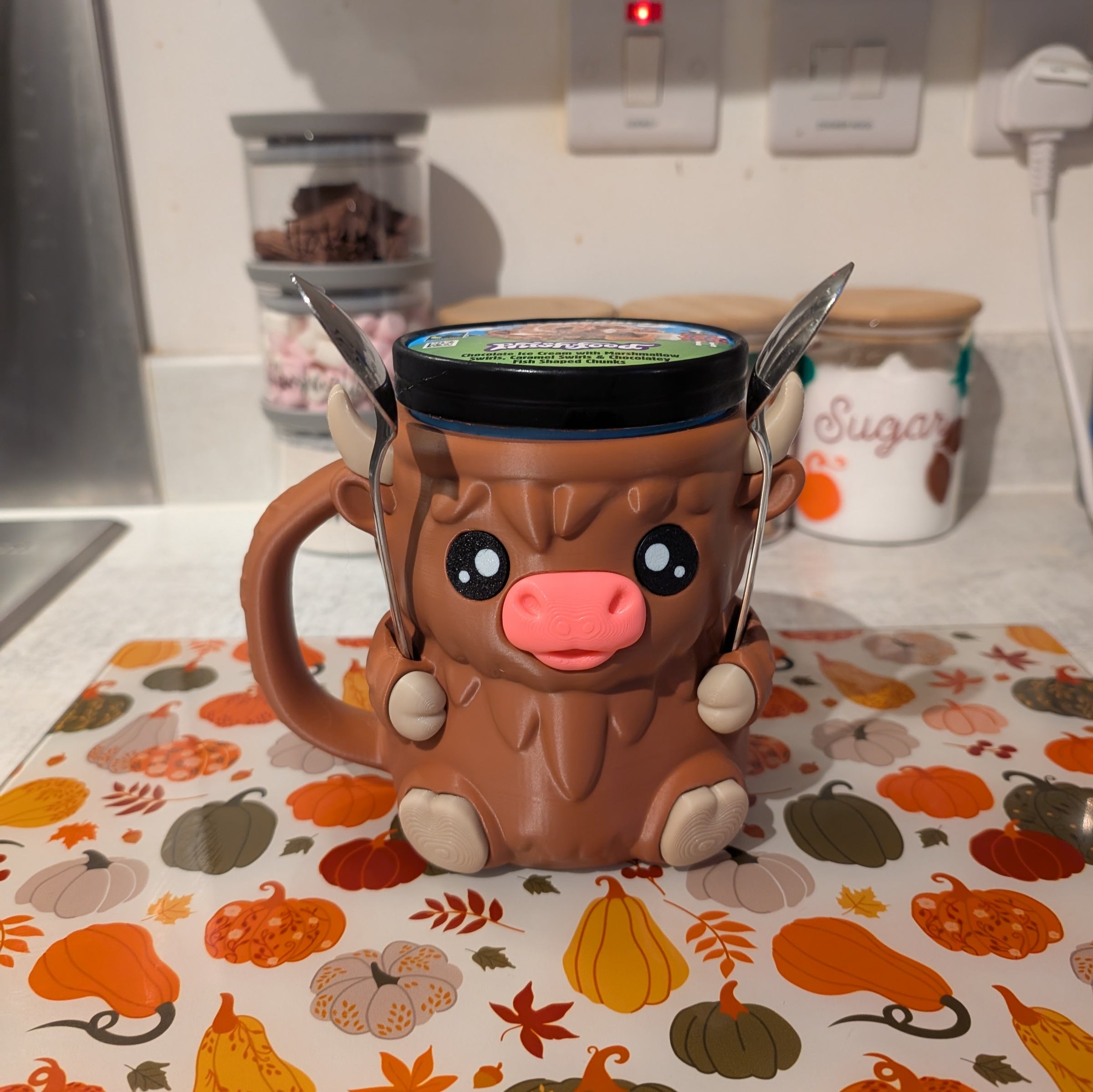 Ferdinand the Highland Cow Ice Pint Holder