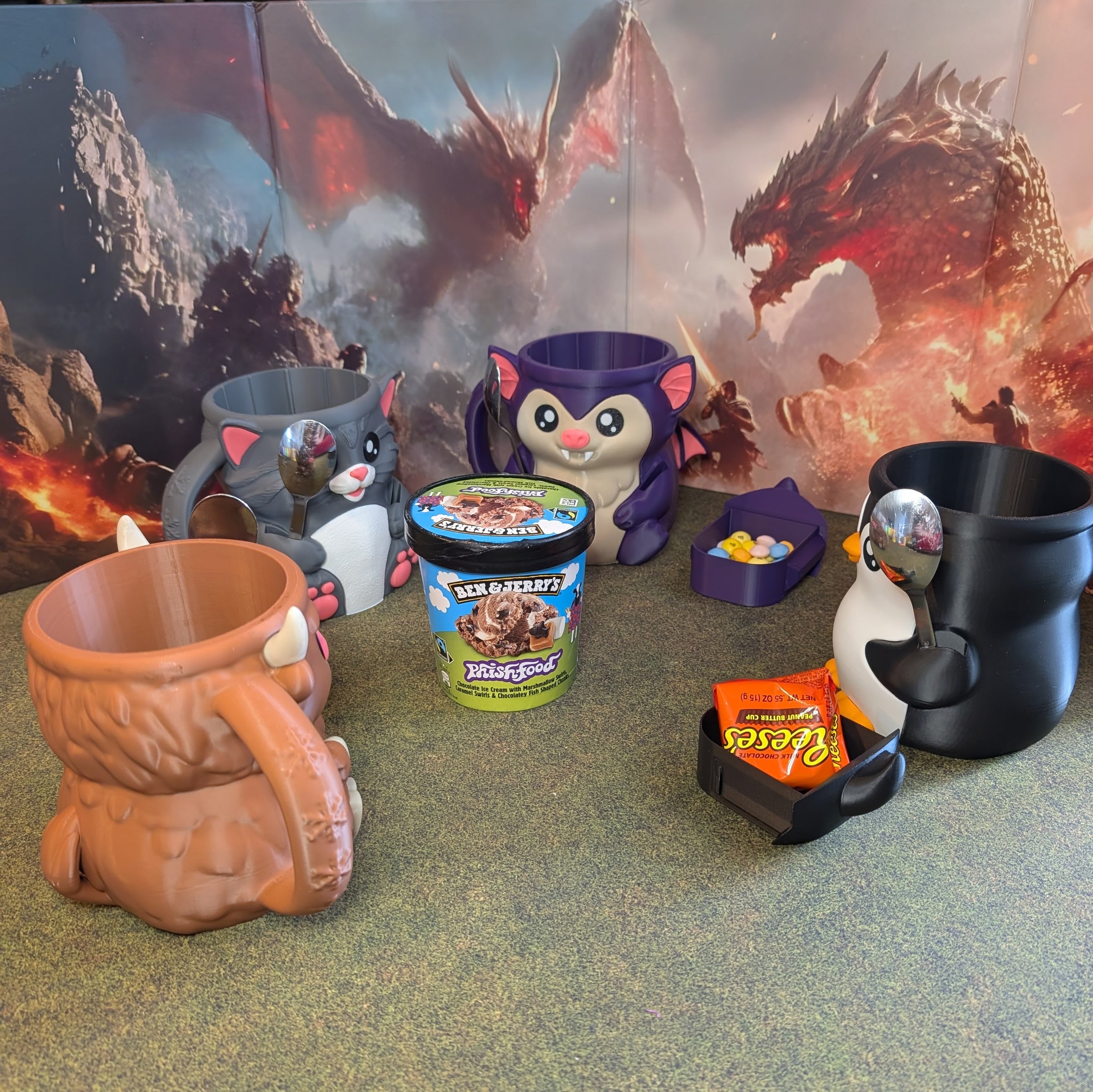 Cuddles the Cat Ice Pint Holder