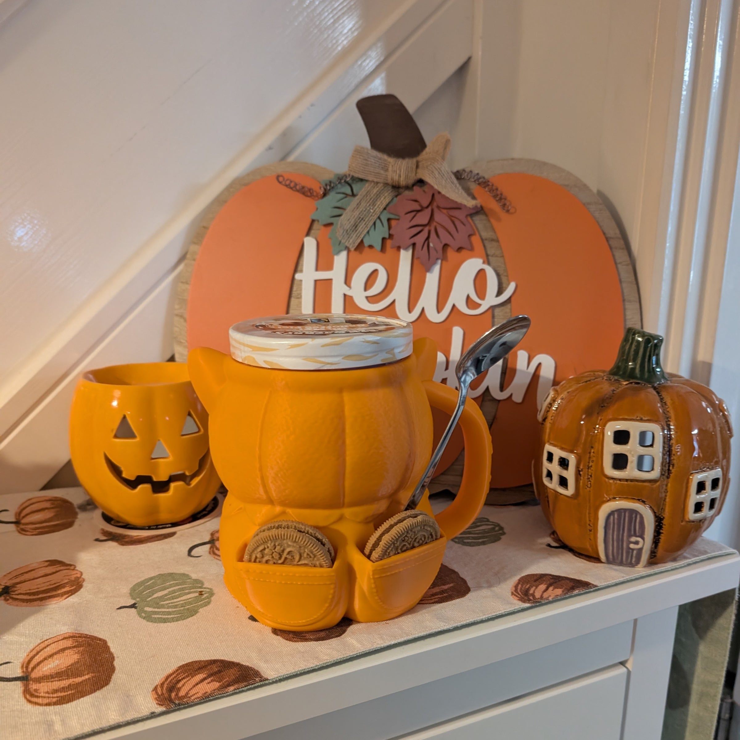 Kevin the Pumpkin Corgi – Ice Cream Pint Holder